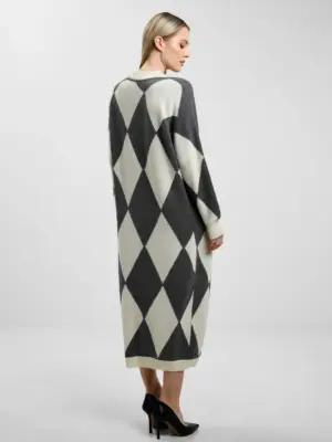 1a4e9581-af46-4735-957c-a8593960af94